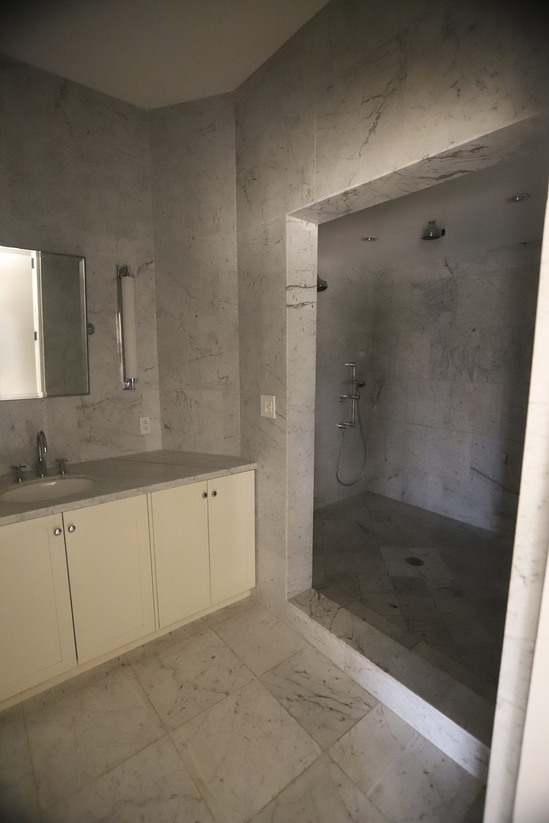 Marble tile shower (stock photo)